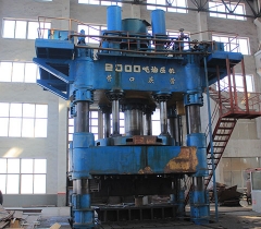 2000噸壓力機(jī)2000 ton press